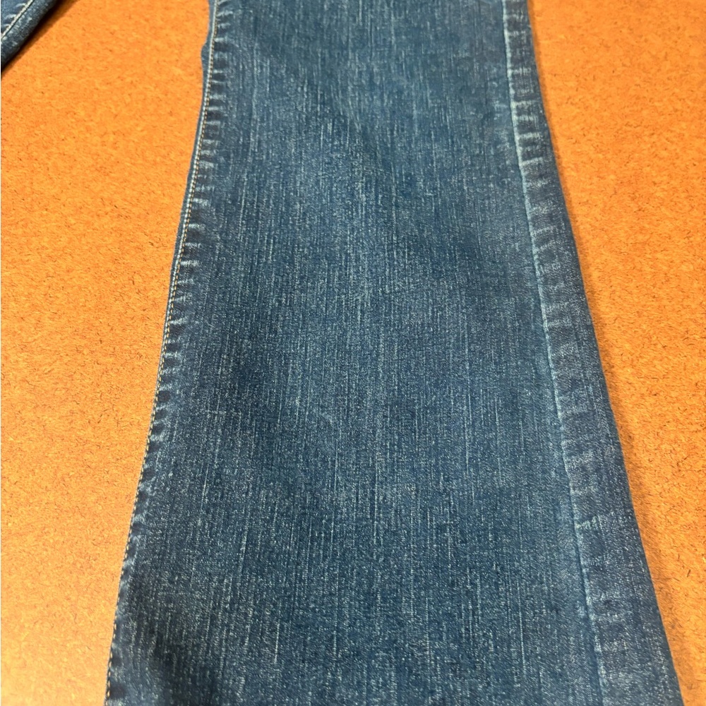 Levi's Wide Leg 6M 26x28 Woman’s Classic Blue Jeans - Picture 4 of 10